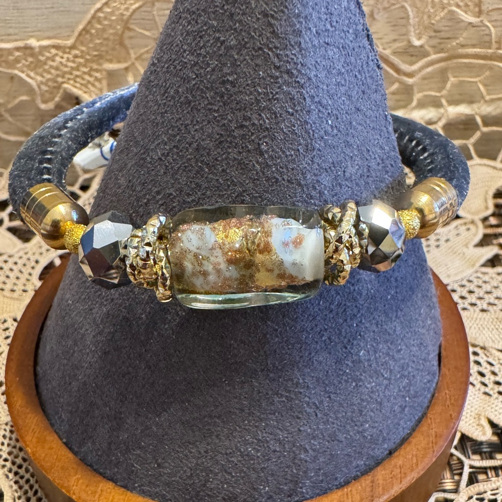NWT Vetro Artistico Murano glass beaded bracelet with velvet band